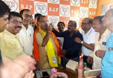 आसनसोल उत्तर के विधायक कृष्णेन्दु मुखर्जी को आसनसोल चेंबर ऑफ कॉमर्स ने किया सम्मानित