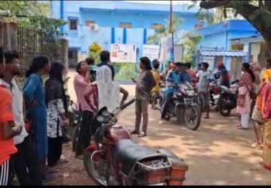 চিকিৎসার গাফিলতিতে রোগী মৃত্যুর অভিযোগ  বারাবনিতে গ্রামীণ হাসপাতালে উত্তেজনা