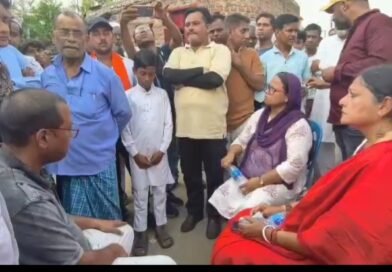 বজ্রপাতে স্কুল পড়ুয়া মৃত্যু বার্নপুরে পরিবারের সঙ্গে দেখা করলেন মন্ত্রী অগ্নিমিত্রা পাল