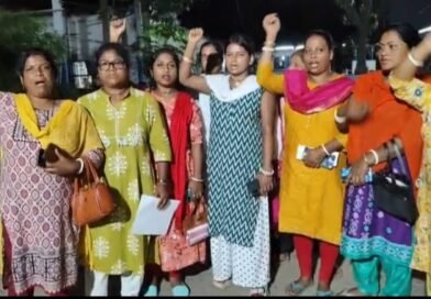 দুর্গাপুরে বিজেপি করার অপরাধে কান ধরে উঠবস করানোর অভিযোগ তৃণমূলের বিরুদ্ধে বিস্ফোরক অভিযোগ তুলে থানার দ্বারস্থ মহিলারা