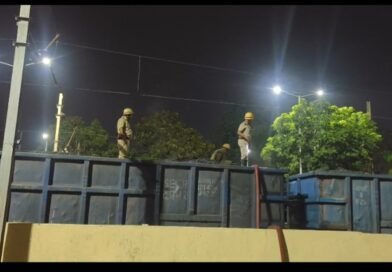 কুলটি স্টেশনে কয়লা বোঝাই চারটি বগিতে আগুন, আতঙ্ক