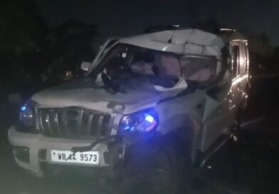 কুলটিতে ১৯ নং জাতীয় সড়কে ভয়াবহ দুর্ঘটনা, গাড়ির পেছনে ধাক্কা ট্রাকের,  কেবিনে আটকে চালক