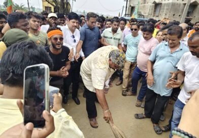ঝাঁটা হাতে সাফাই অভিযান নবনির্বাচিত বিধায়ক জীতেন্দ্র তেওয়ারির
