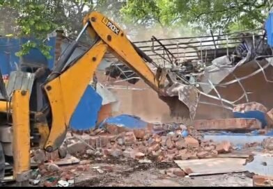 SAIL ISP Bulldozer चला Ashok Rudra के कार्यालय पर