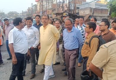 আসানসোলে রেল ব্রিজ সংলগ্ন এলাকা পরিদর্শনে বিজেপি বিধায়ক
