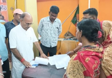 কুলটিতে ” অন্নপূর্ণা যোজনা” র শিবির পরিদর্শনে মন্ত্রী ডাঃ অজয় পোদ্দার