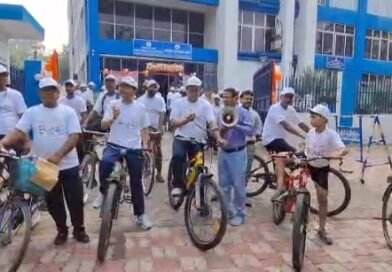 বিশ্ব সাইকেল দিবস উপলক্ষে দুর্গাপুরে মহকুমা শাসকের দপ্তরের র‍্যালি