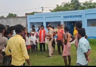 বারাবনির প্রাথমিক স্কুলে বড় দূর্ঘটনা থেকে রক্ষা  ক্লাস চলাকালীন ভেঙে পড়লো প্লাস্টার, জখম তিন ছাত্র