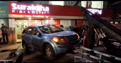 ৬ দিন ধরে পরিত্যক্ত অবস্থায় দাঁড়িয়ে / আসানসোলের জিটি রোড থেকে উদ্ধার এসইউভি গাড়ি তদন্তে পুলিশ