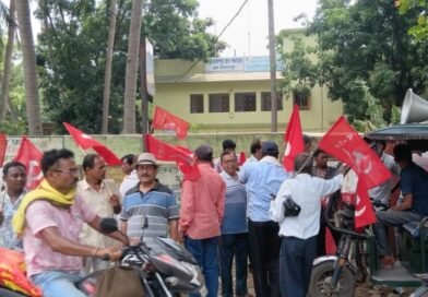 ভাতা, আয়ুষ্মান, জল, ১০০ দিনের কাজ সহ ৯ দফা দাবি  রুপনারায়নপুর পঞ্চায়েতে ডেপুটেশন কৃষক সভার