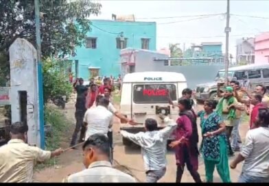 ভোট পরবর্তী হিংসার অভিযোগে গ্রেফতার পান্ডবেশ্বরের তৃণমূল নেতা, থানার বাইরে ডিম ছুঁড়ে বিক্ষোভ