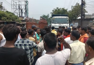 ইসিএলের কয়লাবাহী ডাম্পারের ধাক্কায় আহত যুবতী, সালানপুরে ‘নো-এন্ট্রি’র নিয়ম বদল নিয়ে ক্ষোভ এলাকায়