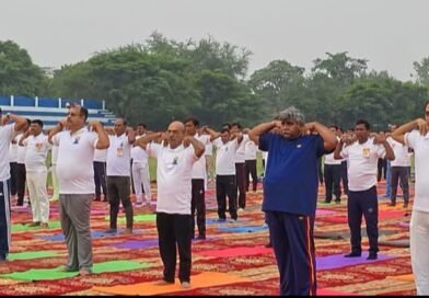 বিরোধীদের যোগাভ্যাসের পরামর্শ মন্ত্রী ডাঃ অজয় পোদ্দারের ‘হইচই নয়, যোগ করলে মানসিক শান্তি আসবে