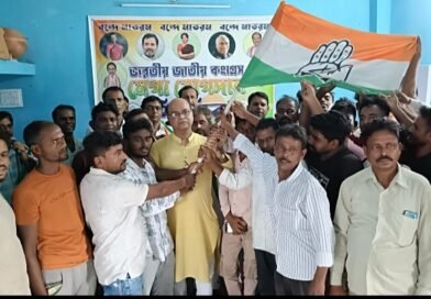 কাঁকসায় বাম ও তৃণমূল ছেড়ে ১৫০ জনের কংগ্রেসে যোগদান