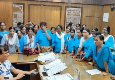 বেতন বৃদ্ধি হয়নি  মেয়রের কাছে দরবার  কাজ বন্ধ করলেন আসানসোল পুরনিগমের আশা কর্মীদের সুপারভাইজাররা