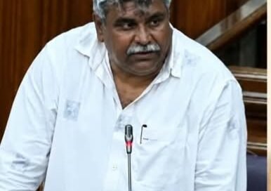 Jitendra Tiwari ने विधानसभा में उठाई मांग, हिंदी माध्यम स्कूलों में बंगला पढ़ाना हो अनिवार्य