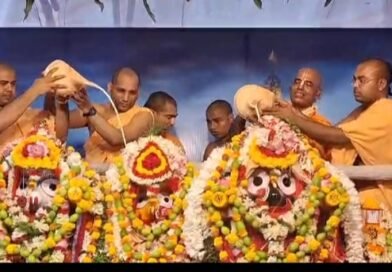 दुर्गापुर के इस्कॉन मंदिर में धूमधाम से मनाई गई भगवान जगन्नाथ की स्नान यात्रा