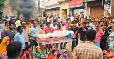Barakar 6 लाख की फिरौती का खेल बना मौत का कारण ! सोनू की हत्या से उबाल, सड़क जाम कर लोगों का प्रदर्शन”