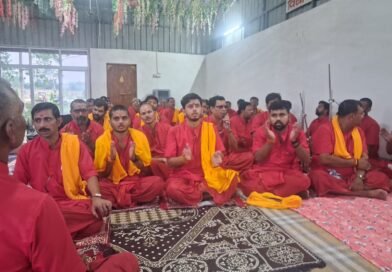 Asansol आनंदम रेसिडेंसी में अखंड हनुमान चालीसा पाठ से गूँजा शिल्पांचल, उमड़ी भक्तों की भारी भीड़