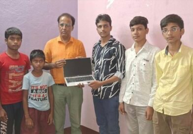আসানসোলে মাধ্যমিকের কৃতিকে ল্যাপটপ দিলো এনজিও ” জাগরণ “