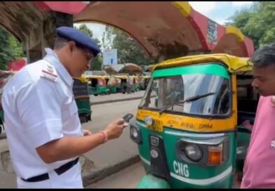 ऑटो चालकों को दुर्गापुर ट्रैफिक गार्ड पुलिस की कड़ी चेतावनी, नियम तोड़ने पर होगी कानूनी कार्रवाई