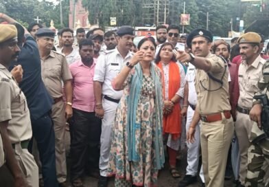 আসানসোলে রাস্তায় নেমে পার্কিং ব্যবস্থা দেখলেন মন্ত্রী অগ্নিমিত্রা পাল  পুলিশকে দিলেন একগুচ্ছ নির্দেশ