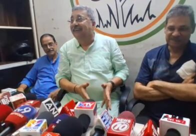 আসানসোলে ২১ শে জুলাই” র প্রস্তুতি বৈঠক  “ বাংলায় পুলিশি রাজ চলছে”  দলত্যাগীদের মানুষ গ্রহণ করবে না, বিজেপিকে তীব্র আক্রমণ কল্যাণ বন্দ্যোপাধ্যায়ের