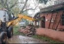 নবান্নের নির্দেশে বুলডোজার অভিযান, দুর্গাপুরে ভাঙা হলো সিটু ও কংগ্রেসের শ্রমিক সংগঠনের কার্যালয়