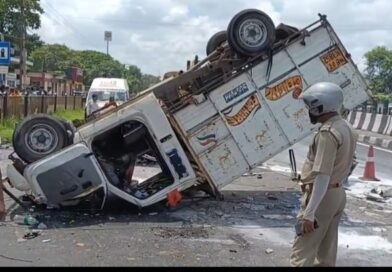 দুর্গাপুরে ট্রাকের ধাক্কায় ১৯ নং জাতীয় সড়কে পিকআপ ভ্যান উল্টে আহত ৫