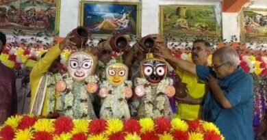 102 वर्षों से चली आ रही है यह अनोखी परंपरा  15 दिन नहीं, कुल्टी के बराकर स्थित मंदिर में रथयात्रा से एक दिन पहले होती है भगवान जगन्नाथ की स्नान यात्रा