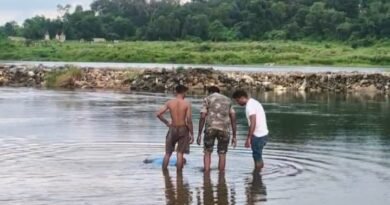 बराकर नदी से अज्ञात युवक का शव बरामद, इलाके में सनसनी, पुलिस जांच में जुटी