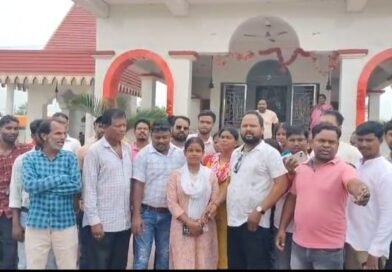 বিপত্তারিণী পূজোয় জাতপাতের অভিযোগে মন্দিরে ঢুকতে বাধা দেওয়ার অভিযোগ অন্ডালে, থানায় বিক্ষোভ, ভুল স্বীকার করে ক্ষমা চাইলো অভিযুক্ত পরিবার.
