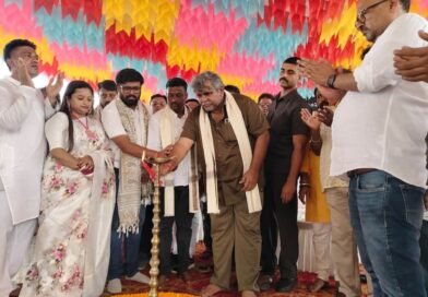 द्वारका नगरी की तर्ज पर पांडवेश्वर के शंकरपुर सार्वजनीन दुर्गापूजा, खूंटी पूजा में शामिल हुए विधायक