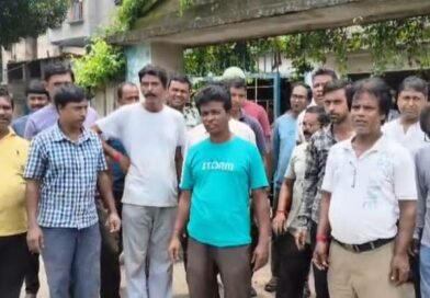 তিন মাসের বকেয়া বেতন দেওয়ার দাবি, দুর্গাপুরে হাউজিং কলোনির পাম্প হাউস কর্মীদের বিক্ষোভ