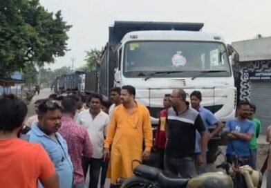ছাই দূষণে অতিষ্ঠ শাঁকতোড়িয়া, ডাম্পার আটকে বিক্ষোভে এলাকার বাসিন্দারা, সমর্থন বিজেপি নেতার