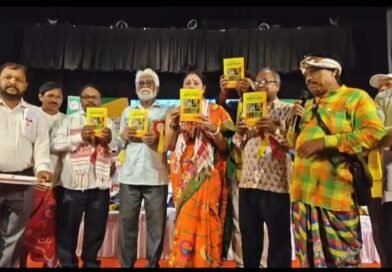 आसनसोल में अंतरराष्ट्रीय आदिवासी दिवस के कार्यक्रम में मंत्री अग्निमित्रा पाल  विकास को लेकर तृणमूल सरकार की आलोचना