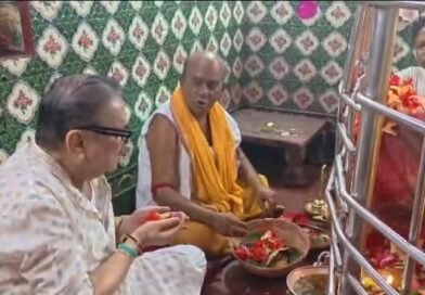 নতুন সরকারকে ক্ষমতা দাও, তবে বিরোধীকেও বাঁচিয়ে রেখো”  মা কল্যাণেশ্বরীর দরবারে তৃণমূল বিধায়ক মদন মিত্র