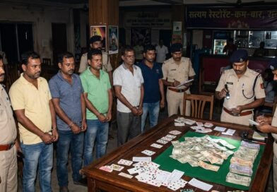 রানিগঞ্জের পানশালায় জুয়ার আসরে পুলিশের হানা  সাড়ে ৫৪ হাজার টাকা সহ গ্রেফতার ৬