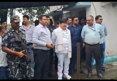 रामपुर एमवीआई चेकपोस्ट का अचानक निरीक्षण करने पहुंचे राज्य के परिवहन मंत्री  अधिकारियों के साथ की बैठक