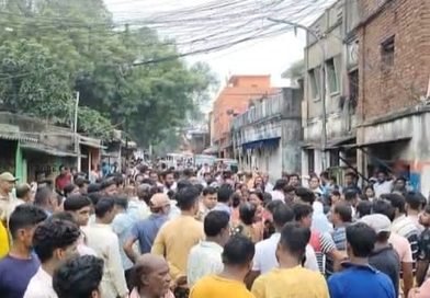 अन्नपूर्णा योजना का पैसा नहीं मिला  अब कुल्टी में महिलाओं ने सड़क जाम कर किया प्रदर्शन