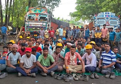 त्रिपक्षीय समझौते का पालन नहीं करने का आरोप काम बंद कर सालानपुर में निजी कारखाने के कर्मचारियों का विरोध