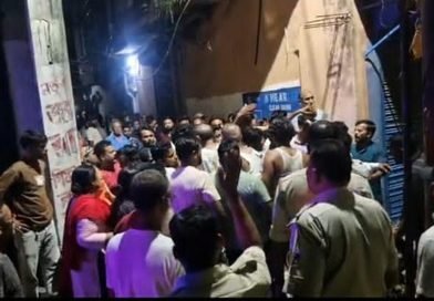 আসানসোলে আবারও দুই গোষ্ঠীর সংঘর্ষ,  উত্তেজনা, পরিস্থিতি সামলাতে পুলিশ