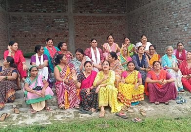 स्थानीय निवासियों से फोन पर बात की अग्निमित्रा पाल ने  जिला अध्यक्ष का कड़ा संदेश  मंदिर से सटी जमीन पर कब्जे के आरोप में भाजपा नेत्री पर उठे सवाल  विरोध, कहासुनी और तनाव से आसनसोल में माहौल गरम