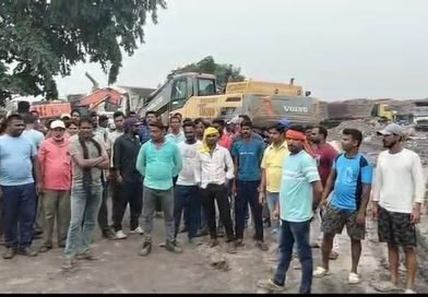 বকেয়া বেতন ও নিরাপত্তাহীনতার অভিযোগ  সালানপুরে কোলিয়ারিতে কাজ বন্ধ করে বিক্ষোভে কর্মীরা