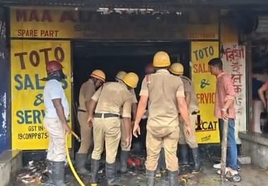 रूपनारायणपुर में टोटो सर्विस सेंटर में भीषण विस्फोट और आग, झुलसे मालिक अस्पताल में भर्ती