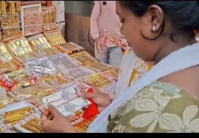 आसनसोल के बाजार में ‘मोदी राखी’  राजनीतिक चर्चा के बीच ग्राहकों का ध्यान खींच रही