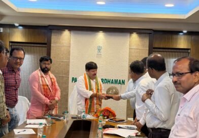 Transport Minister Arjun Singh ने Durgapur में की समीक्षा बैठक, बस सेवाओं के उन्नयन और राजस्व बढ़ाने पर जोर