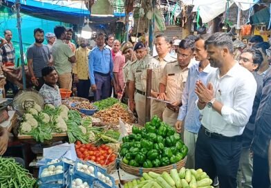 Asansol Market डीएम और डीसीपी ने किया बाजार का निरीक्षण, कालाबाजारी पर सख्त चेतावनी