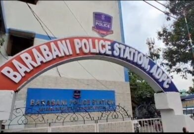 জঙ্গলে গাছের ডালে ঝুলন্ত অবস্থায় বৃদ্ধা ও যুবকের দেহ উদ্ধার , চাঞ্চল্য বারাবনিতে