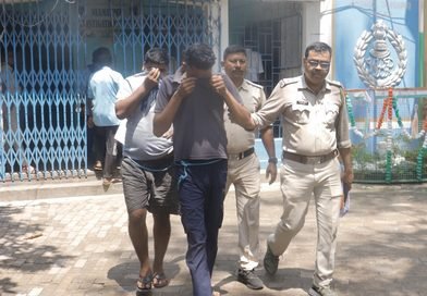 कूल्टी में साइबर अपराध गिरोह और कॉल सेंटर का पता चला, पुलिस की कार्रवाई में 12 गिरफ्तार, 3 लाख रुपये समेत भारी मात्रा में इलेक्ट्रॉनिक उपकरण जब्त